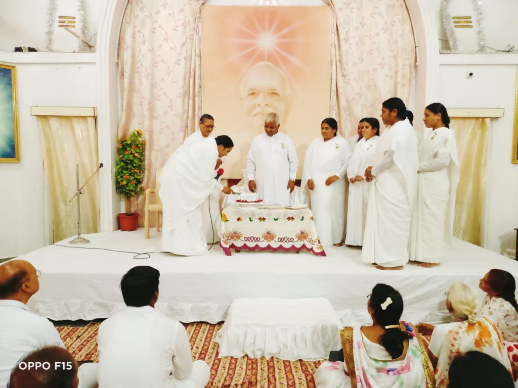 मानसिक और शारीरिक बीमारियों से बचने का राजयोग एक कवच कुंडल हैं।